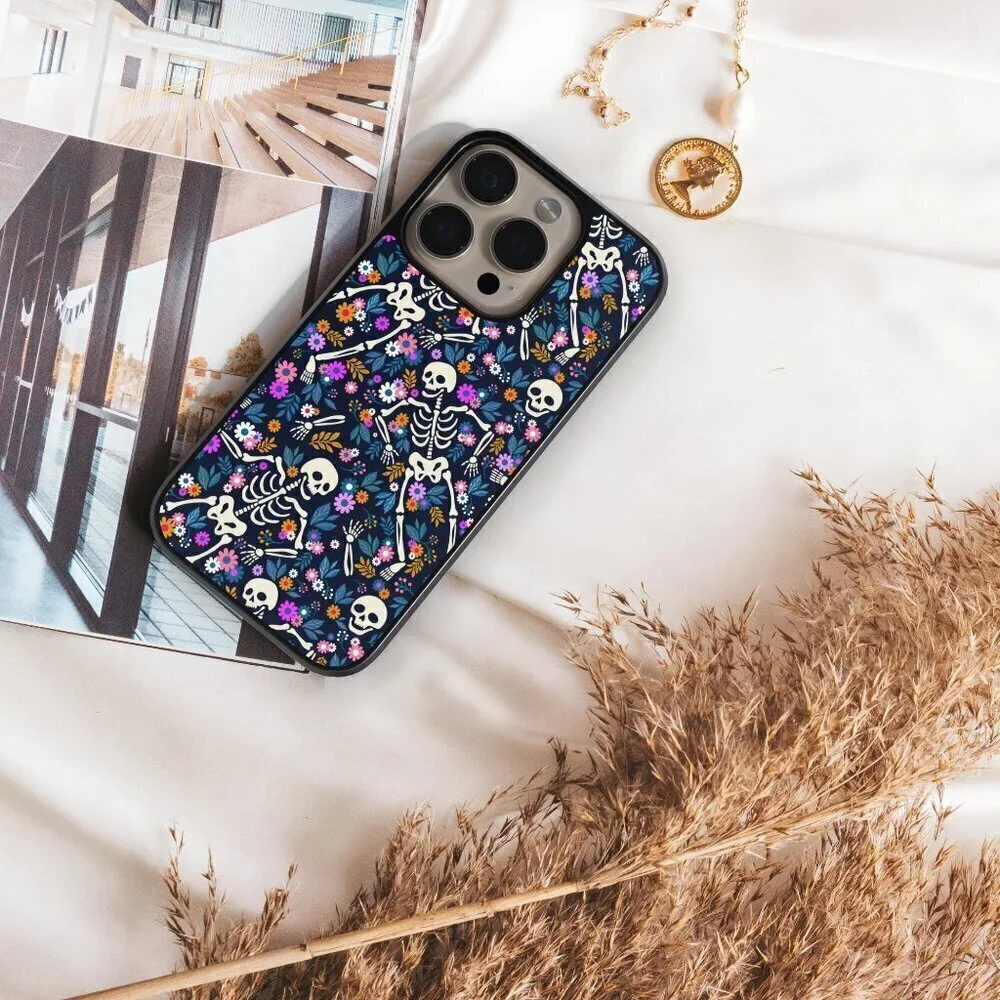 Halloween Phone Cover – iPhone 16, 15 Pro, Galaxy S25, S24, S24 Ultra, Pixel 9